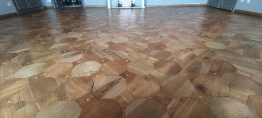 Aprés rénovation Parquet dalles de Versaille en Merisier à Bastia