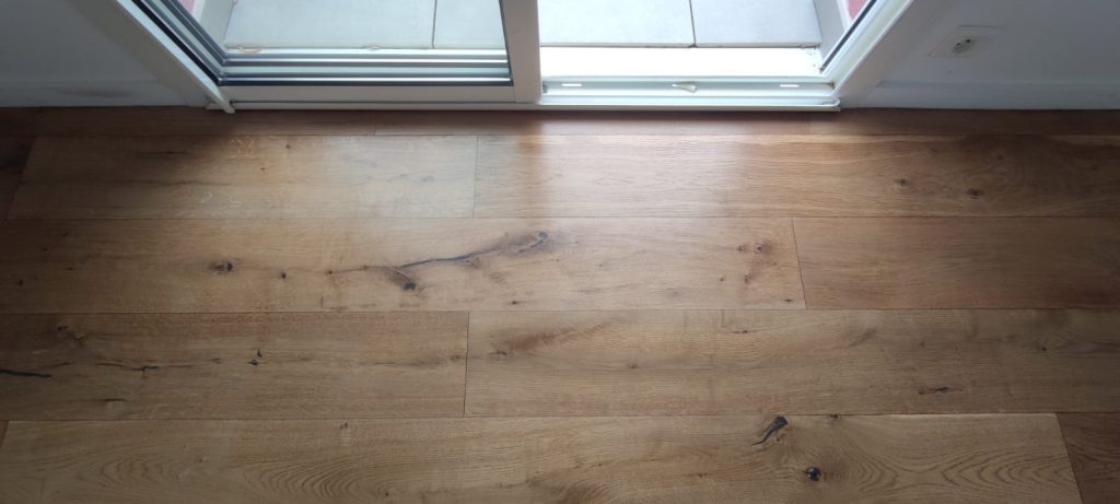 Parquet controcollé Aprés rénovation, ponçé et vitrifié, les taches ont disparu!! Ville-di-Pietrabugno
