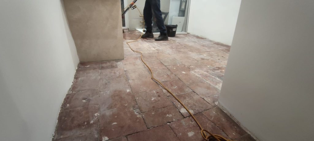 Terres cuites avant rénovation à Muro par Caps-2b