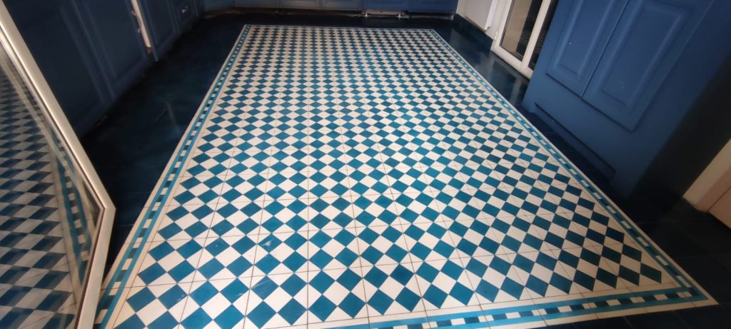 Carreaux de ciment rénové finition mate à Saint-Florent par Caps-2B
