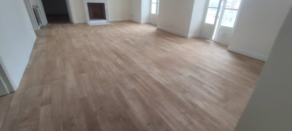 Parquet chêne entièrement poncé prêt pour vitrification Bastia par Caps-2B