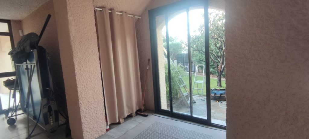 Salle de sport thérapeutique avec protection solaire optimisée à Biguglia par Caps-2B