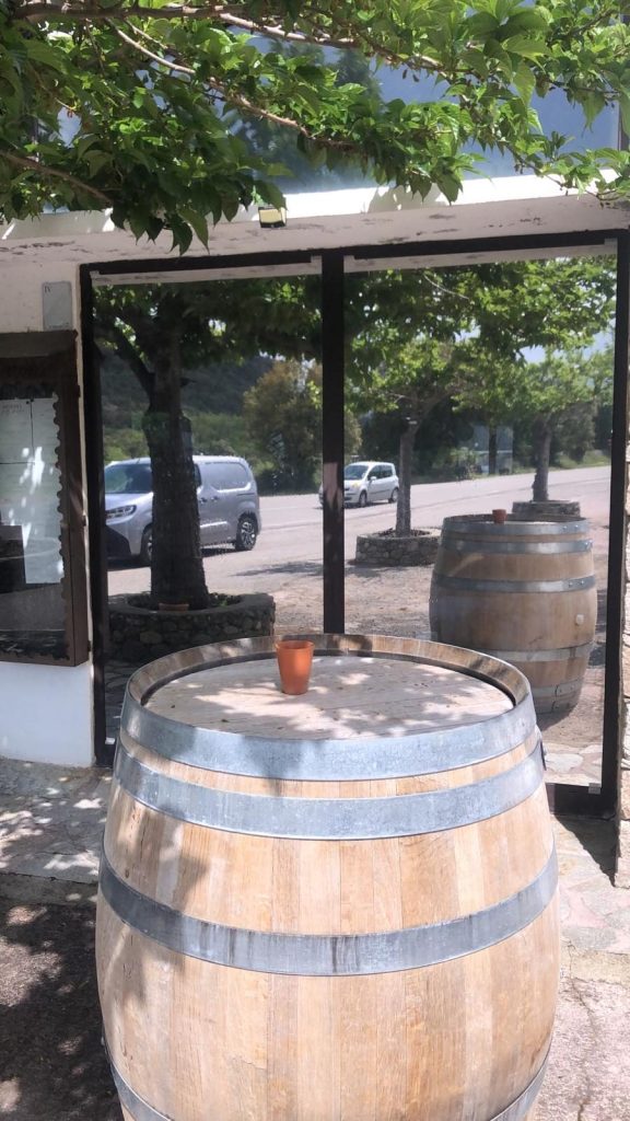 Film solaire anti-UV posé sur vitrage de restaurant à Castifao par Caps-2B
