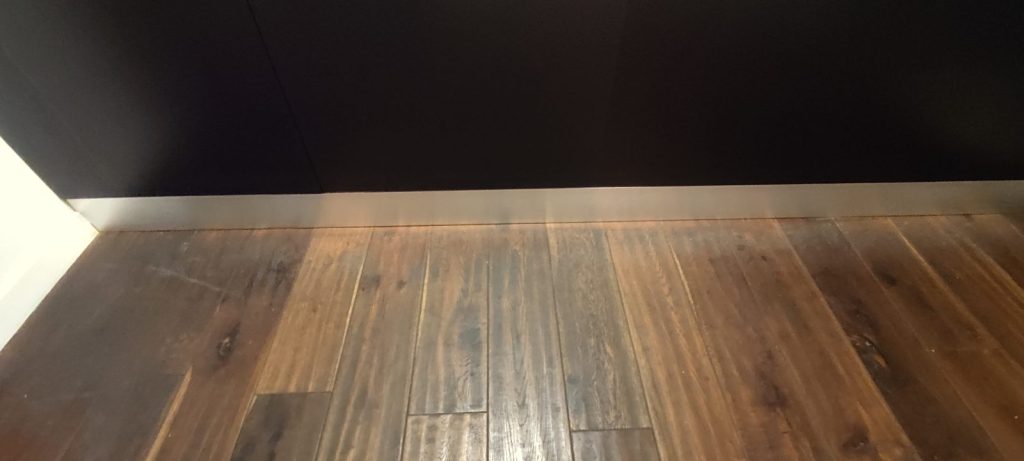 avant renovation parquet massif encrassé traces incrustées Bonifacio