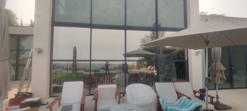 apres renovation pose film solaire extérieur façade vitrée villa île-rousse caps-2b