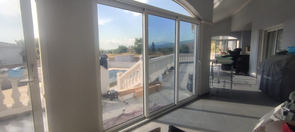 apres renovation vue interieure veranda film solaire anti chaleur Biguglia resultat