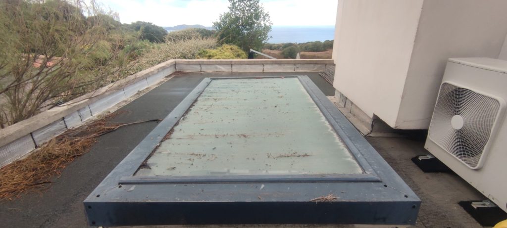 avant renovation skydome Lumio ancien film solaire degrade a deposer