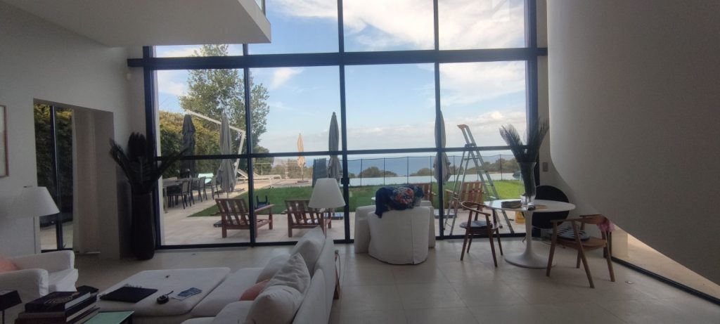 avant renovation vitrage sans protection solaire salon villa ile-rousse corse